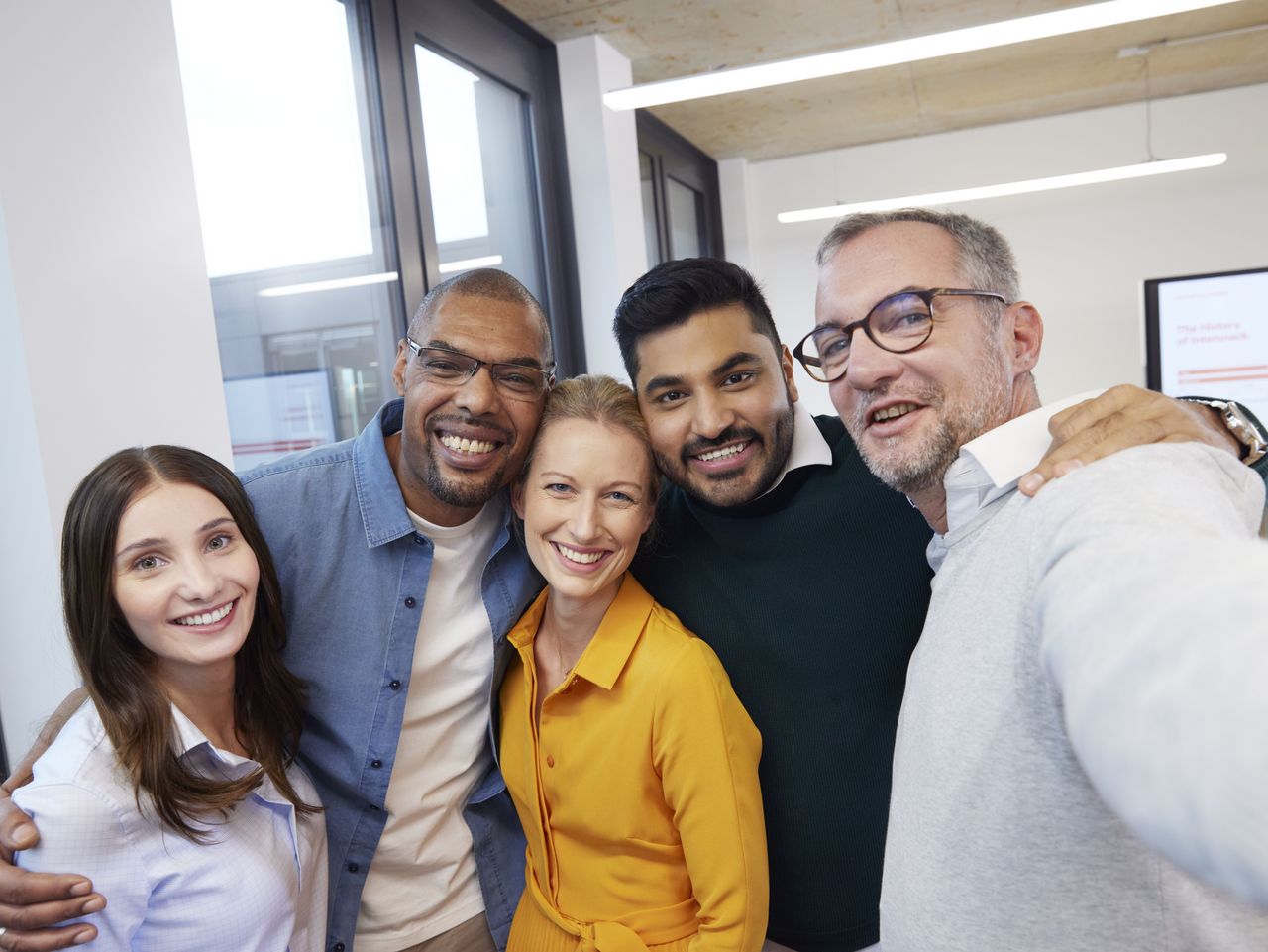 Happy divers Employees 